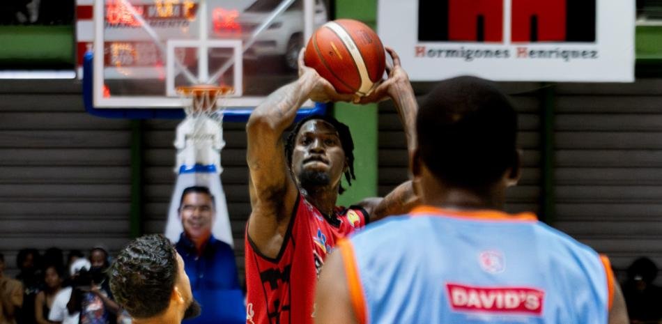 Centro y Antonio Guzmán dominan semifinales en el TBS de Higüey; Williams y Jassel lideran la ofensiva