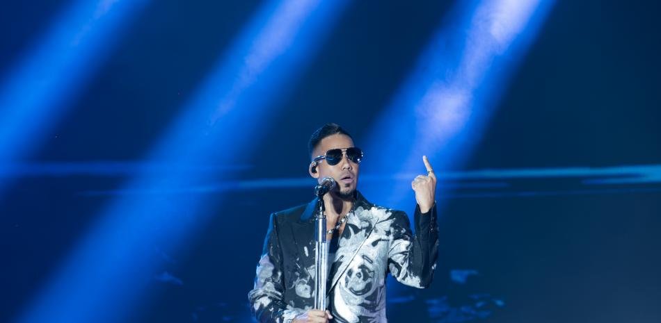 Espectáculos Públicos envían mensaje a Romeo Santos tras cantar su tema "Suegra"