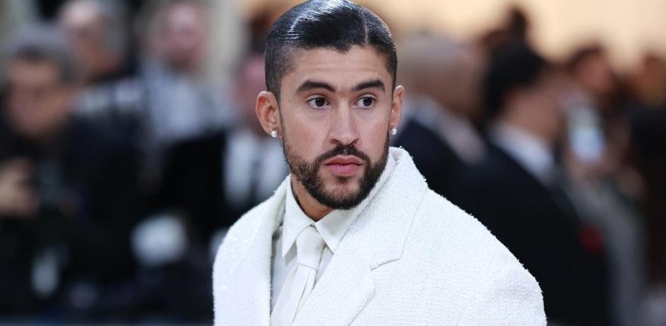 Bad Bunny debuta como director de cortometrajes y anuncia el track list de su próximo disco