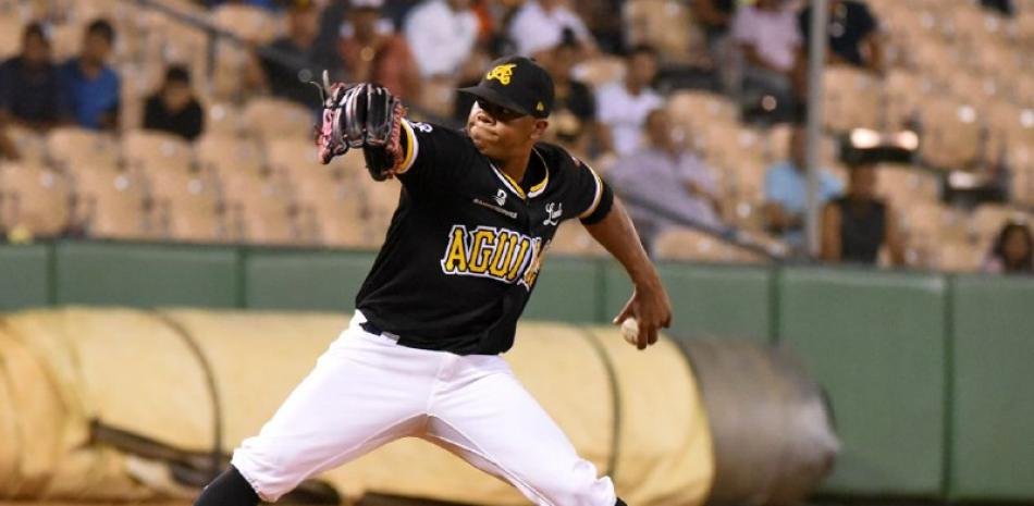 Roenis Elías acuerda regresar con las Águilas Cibaeñas