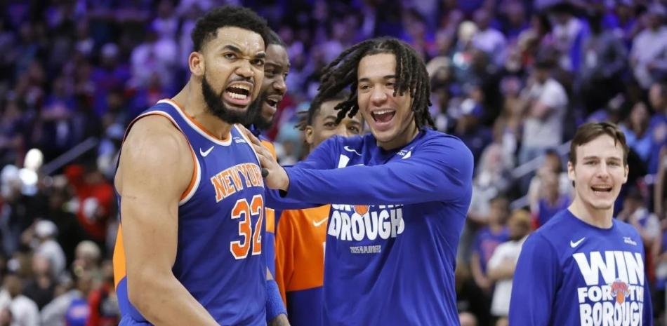 Karl Towns anotó la canasta ganadora de los Knicks; La serie establece 3-1