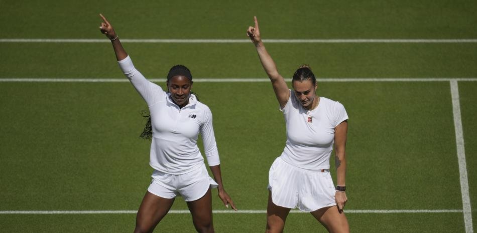 GOUND y SABALENKA bailan juntos en la pista central