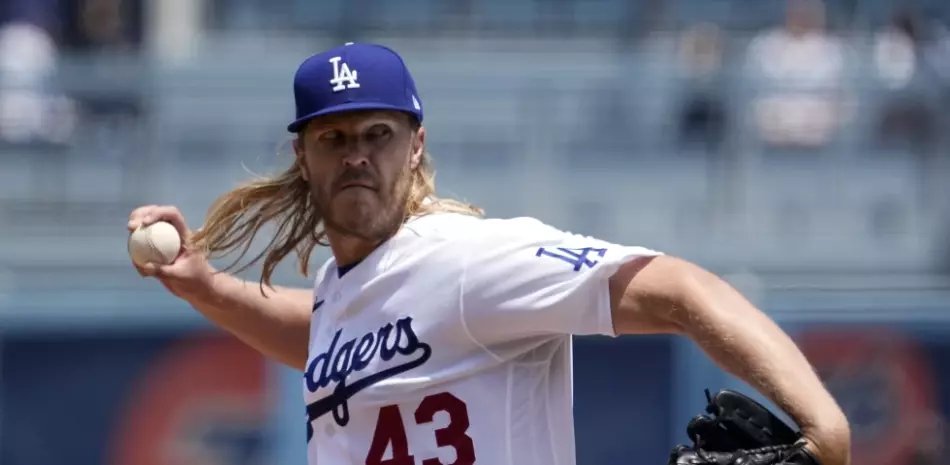 Noah Syndergaard Launcher firma un contrato de ligas menores con los calcetines blancos