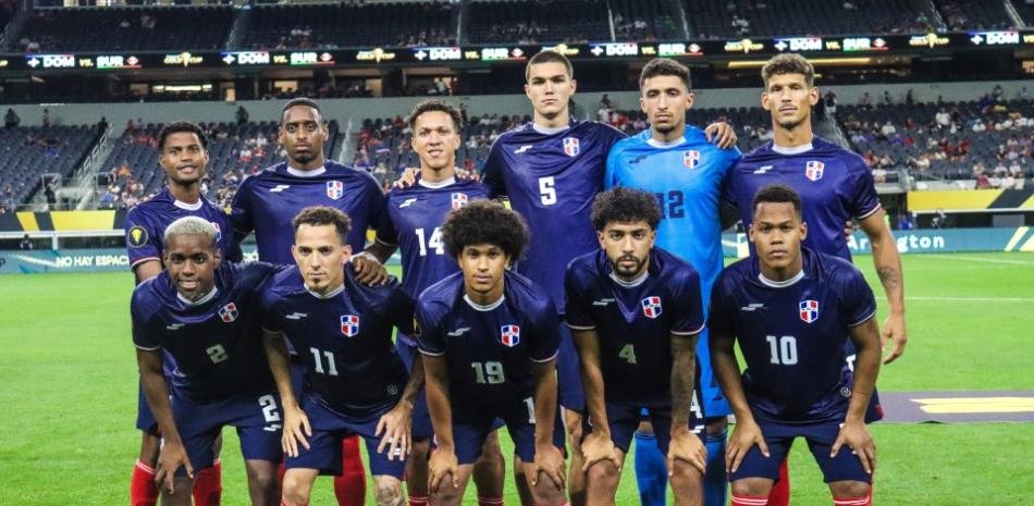 Sedof fútbol cerrado agregando corbata histórica en la copa de oro