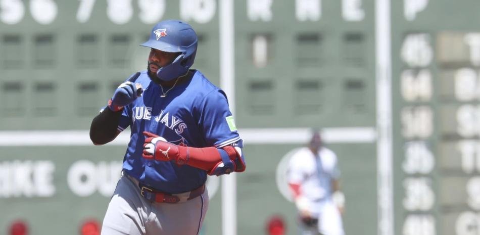 Vladdy Jr. llega a 12 jonrones y los azulejos castigan a Buehler