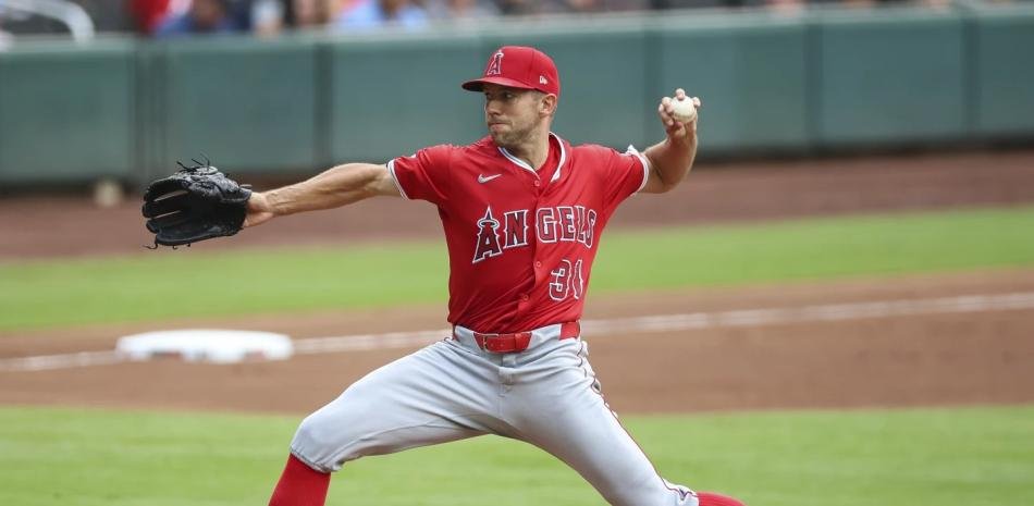 Anaheim blancos los Bravos 5-0