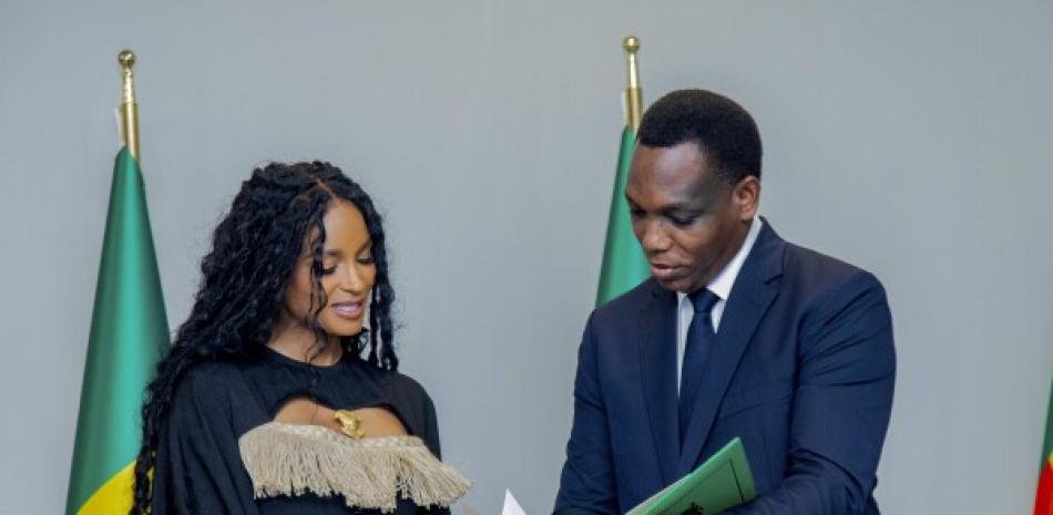 Ciara se convierte en una de las primeras grandiosas de Creaves en encontrar una ciudadanía de Benin
