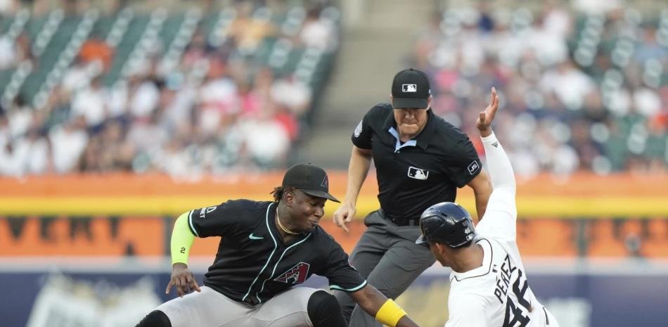 Para limpiar casas en el quinto, los Tigres abruman Diamondback
