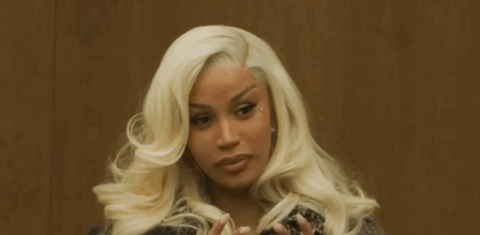 Cardi B cambia durante el intento de nacimiento entregado por el Sábado de Seguridad en 2018