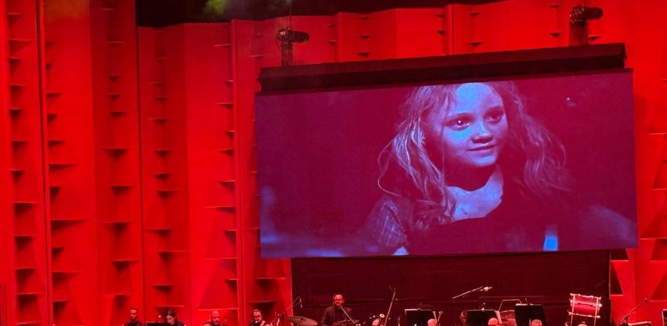 Música y cine combinados en la noche de nostalgia y emociones en el área del país