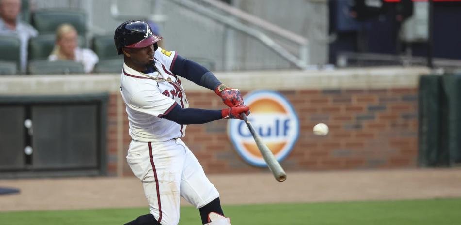 Albies y Olson golpearon jonrones; Bravos Beat Puppies 4-1