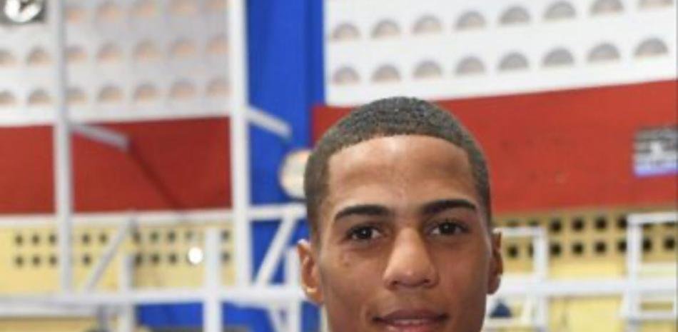 Junior Alcánntara avanza a los cuartos de final en el Campeonato Mundial de Boxeo