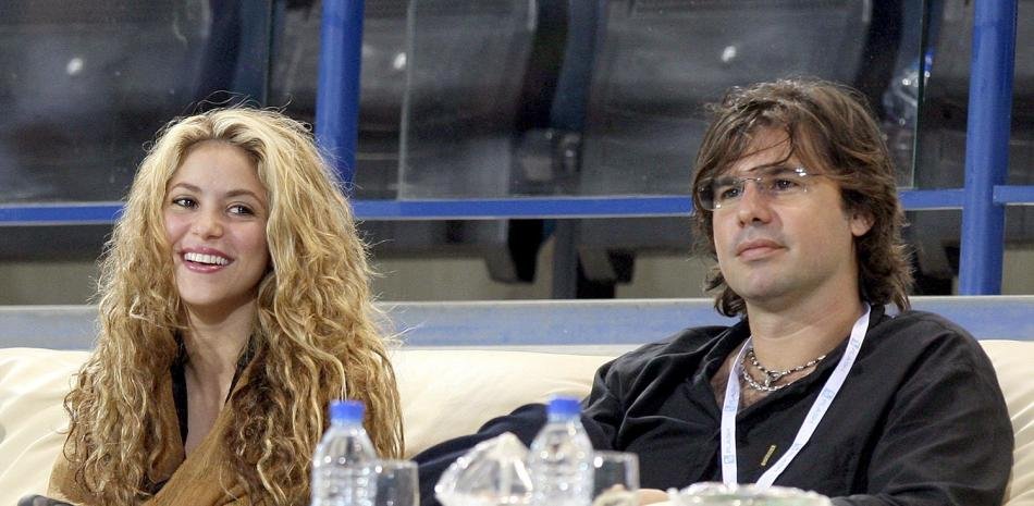 Shakira Surfers "El día de enero" contra Antonio de la Rnio de la Rtonash las mentiras de la reconciliación
